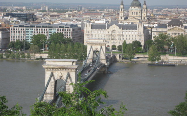 Széchenyi Chain Bridge, Budapest, Hungary © David Mangan