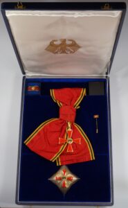 Großes Verdienstkreuz mit Stern und Schulterband